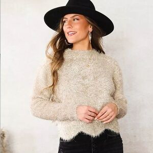 NWT Willow & Root Fuzzy Knit Scalloped Hem Sweater | Cream Gold | XS